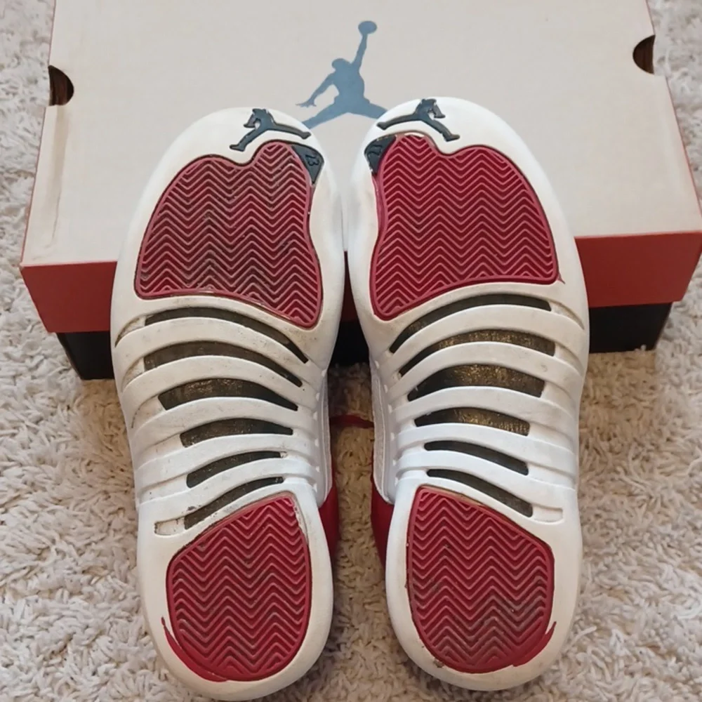 EUC Air Jordan 12 Retro Size 8 Red / White - Picture 6 of 16
